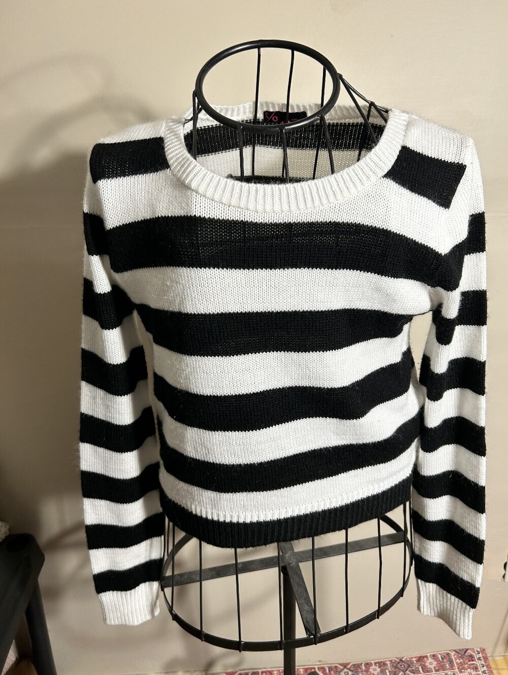 size medium sweater womens  knit black  white striped soft